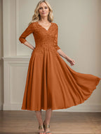A-Linie V-Ausschnitt Wadenlanges Chiffon-Spitzenkleid für die Brautmutter mit Perlen und Pailletten 