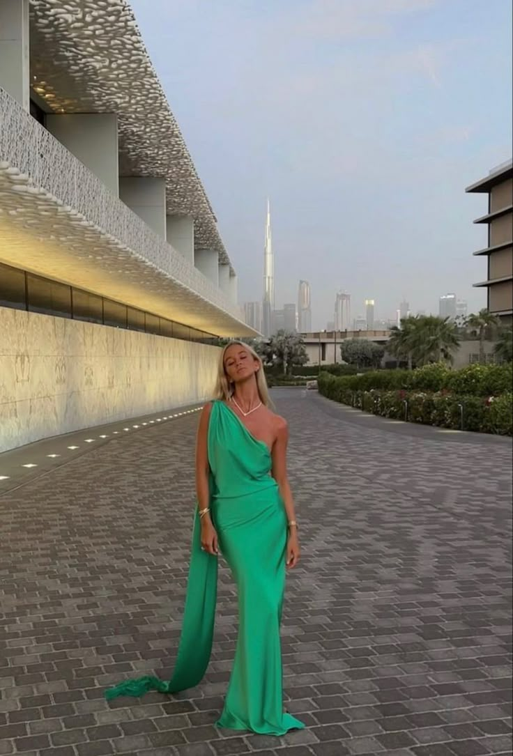Vestido de noche largo de satén verde único con un solo hombro, vestido formal de fiesta Y8489