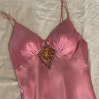 Wunderschönes rosa Spaghettiträger Satin Perlen Abendkleid Langes Ballkleid Y8216