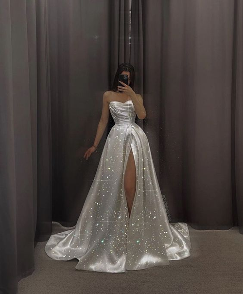 Vestido de novia de satén blanco con corte en A Y5900