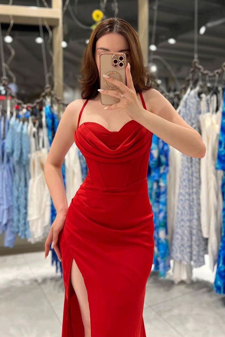 Vestido de noche largo de satén fruncido con escote corazón y corte tubo Y5713