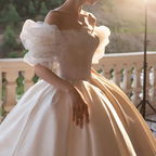 Vestido de novia vintage de satén blanco con encanto Y411