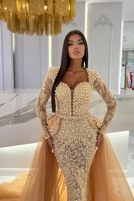 Champagnerfarbenes Meerjungfrau-Ballkleid mit langen Ärmeln und Herzausschnitt und Tüll-Überrock