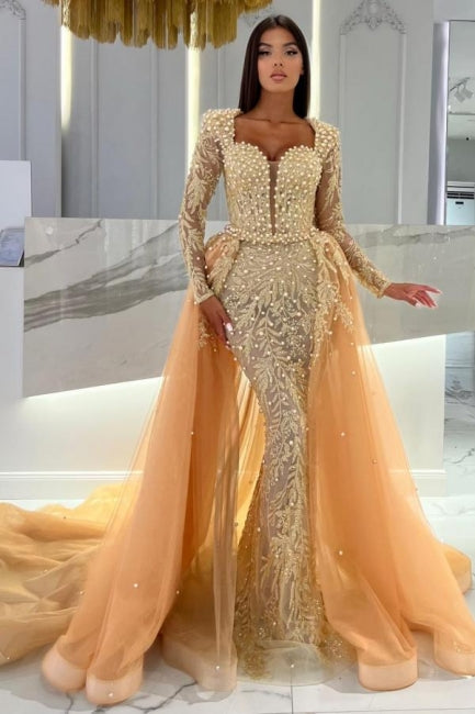 Champagnerfarbenes Meerjungfrau-Ballkleid mit langen Ärmeln und Herzausschnitt und Tüll-Überrock