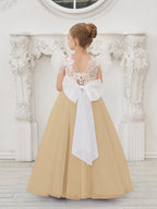Abnehmbares Blumenmädchenkleid aus Spitze und Tüll mit Schleppe 