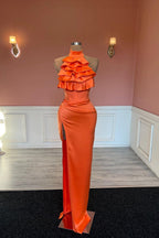 Vestido de fiesta encantador de sirena con cuello alto, volantes y abertura