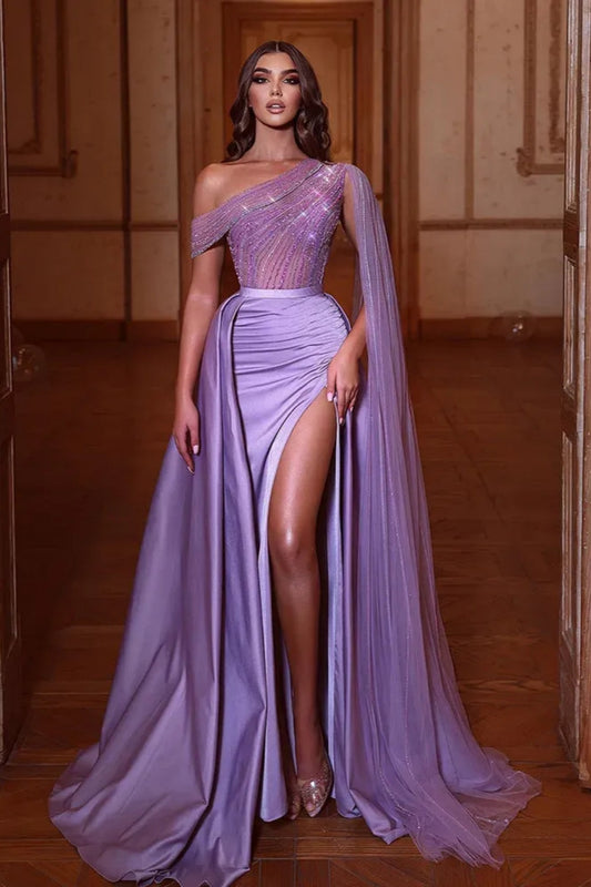 Vestido de noche de satén con un hombro descubierto y corte sirena, encantador, con abertura lateral