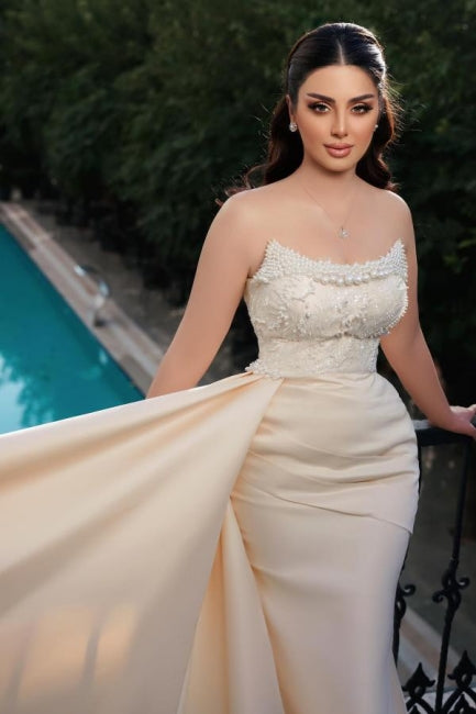Charmantes langes trägerloses Meerjungfrau-Brautkleid mit Pailletten und Perlen