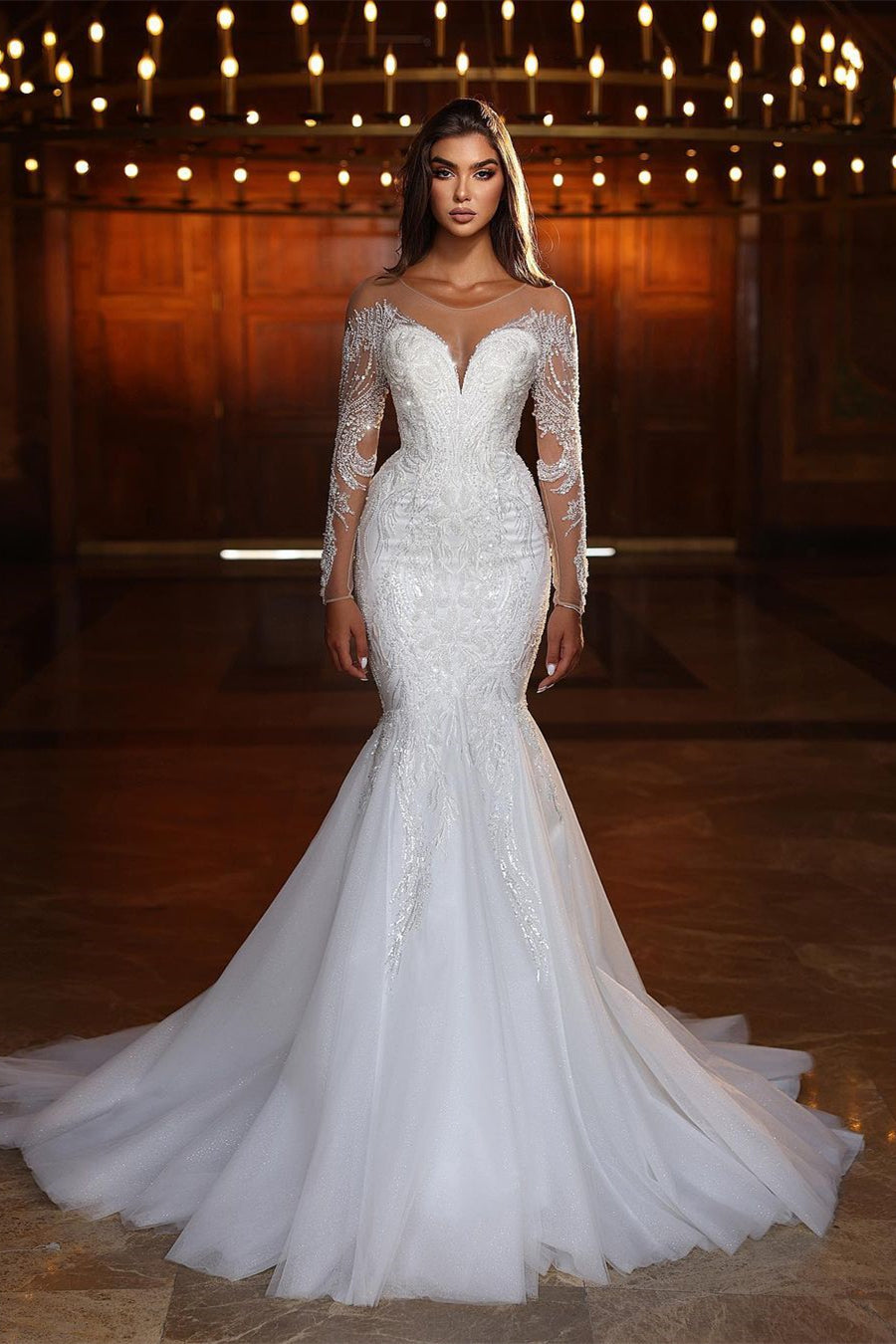 Vestido de novia elegante de sirena blanco largo con encaje y cuentas de tul y mangas largas