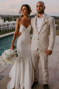 Vestido de novia clásico color marfil con escote en V y tirantes finos WD645