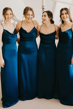 Vestido de dama de honor color champán con cuello vuelto y tirantes finos BD123