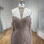 Vestidos de noche elegantes de sirena color caramelo, sin mangas, con cuello halter y guantes, con cuentas, 2025, LA72232