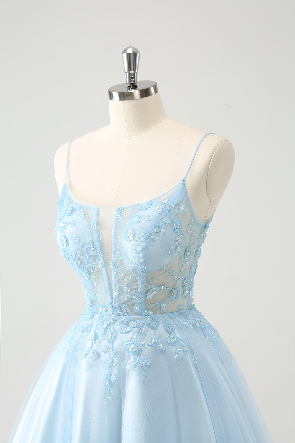 Vestido corto de fiesta con tirantes finos, color rubor, con corsé y apliques