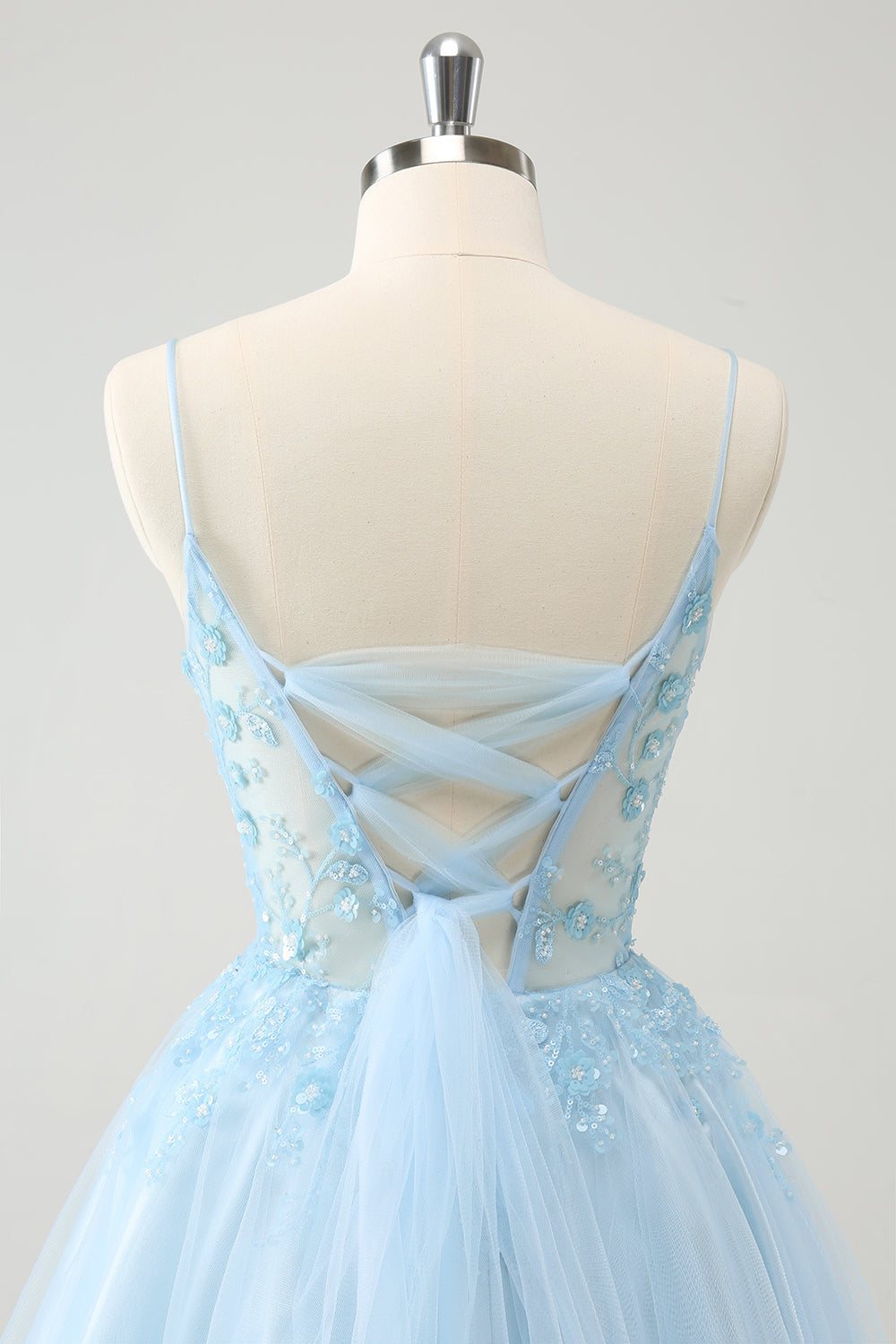 Vestido corto de fiesta con tirantes finos, color rubor, con corsé y apliques