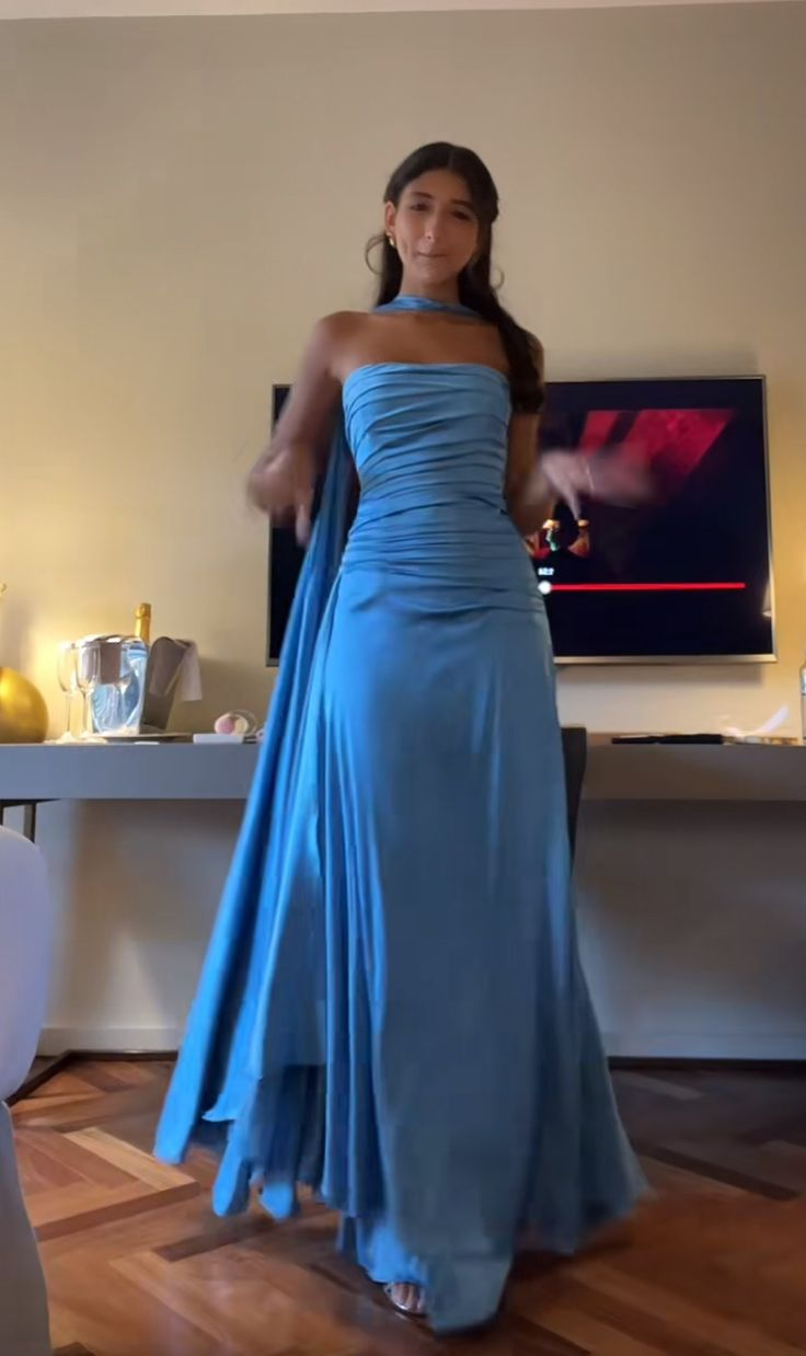 Elegante vestido de fiesta azul. Elegante vestido de noche azul Y7442.