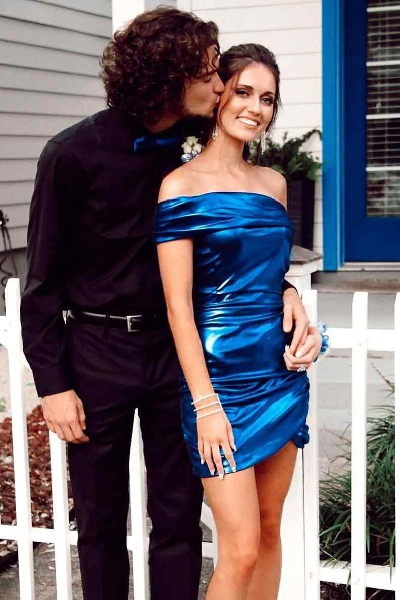 Elegantes vestidos de fiesta ajustados de un solo hombro en azul marino
