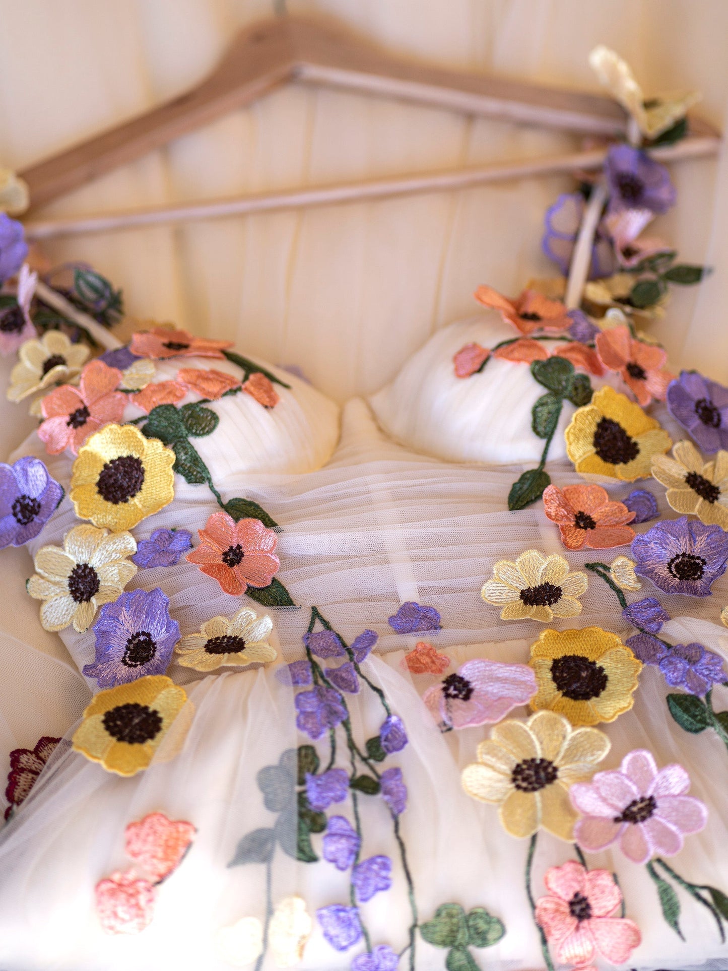 Vestidos de fiesta de tul con flores 3D y longitud hasta la rodilla