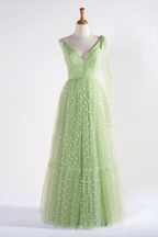Vestido de fiesta de tul con escote en V y lunares hasta el suelo