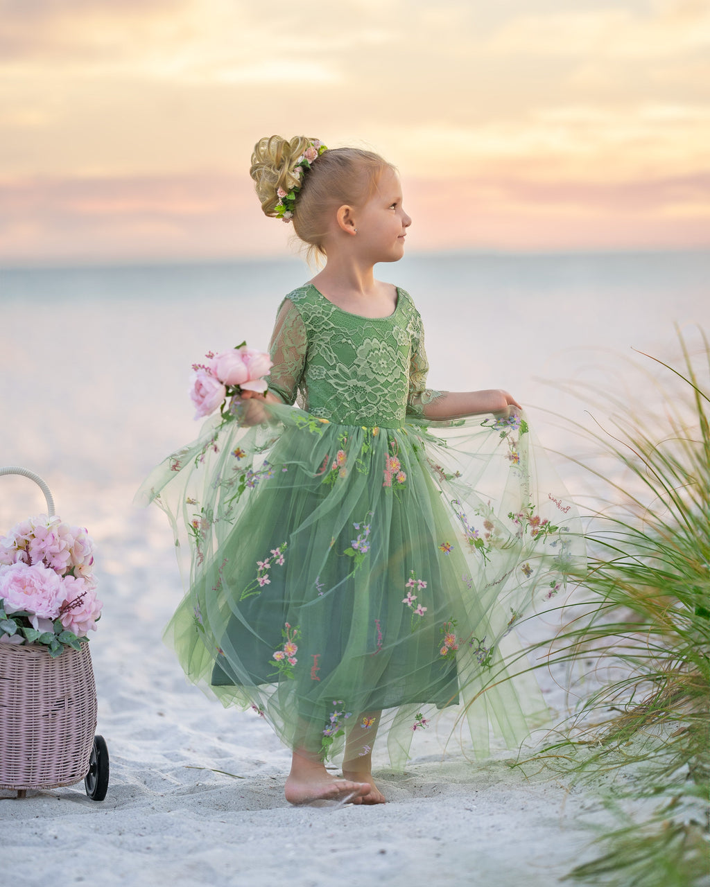 Salbeigrünes Blumenmädchenkleid aus Stoff mit U-Ausschnitt und Tüll (2003227581) 
