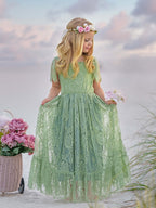 Salbeigrünes Strand-Resort-Boho-Blumenkleid aus Spitze 
