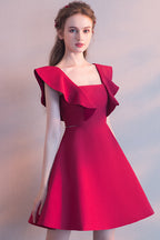 Elegantes vestidos de fiesta cortos sin mangas color burdeos con cuello cuadrado
