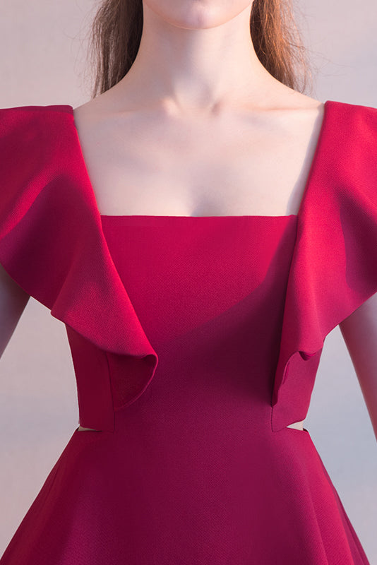 Elegantes vestidos de fiesta cortos sin mangas color burdeos con cuello cuadrado
