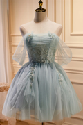 Vestido de fiesta plisado con cuentas y hombros descubiertos en color salvia polvorienta Y2713