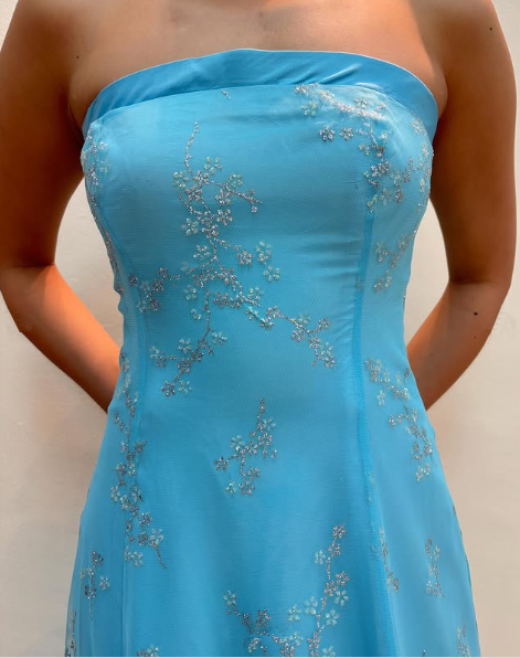 Glänzendes trägerloses Pailletten-Abendkleid in Blau mit A-Linie Y8140