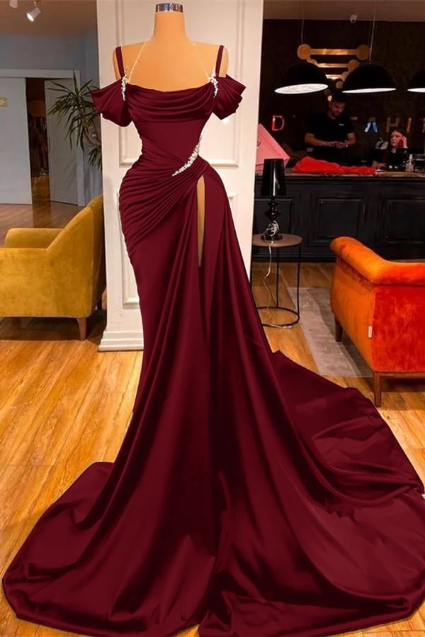 Vestido de fiesta largo verde oscuro de corte sirena con hombros descubiertos y abertura