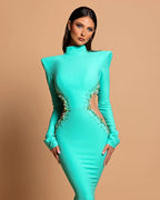 Vestido de fiesta de satén con cuentas, cuello alto y manga larga de diseñador