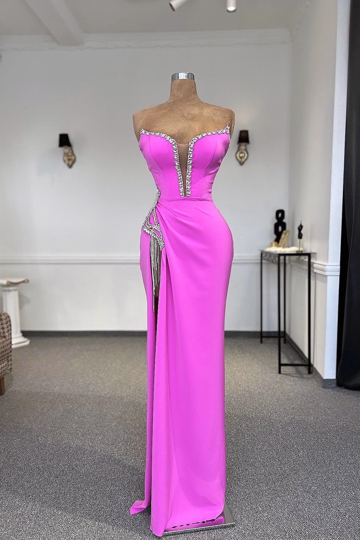 Vestidos de fiesta de diseñador con escote en V, sin tirantes, sin mangas, con cristales, tul y satén, con abertura frontal