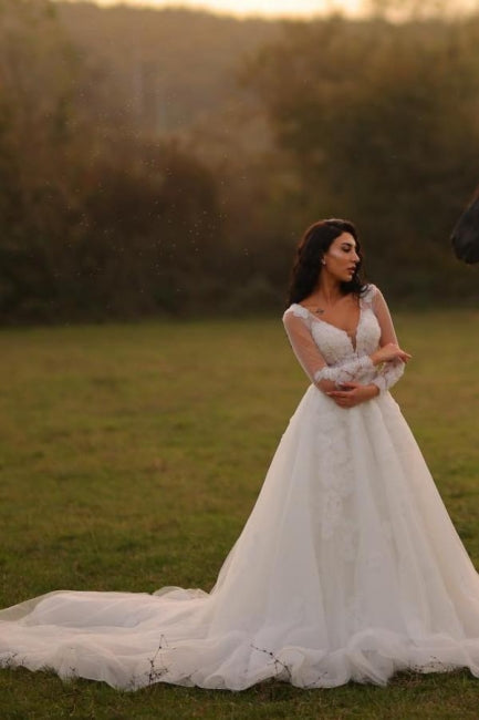 Vestidos de novia de diseñador de encaje blanco, corte A, escote en V y mangas largas