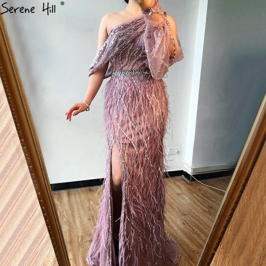Dubai Eine Shouder Wein Roten Abendkleid Kleider Feder Split Perlen Luxus Meerjungfrau Formale Kleid 2025 LA70513 