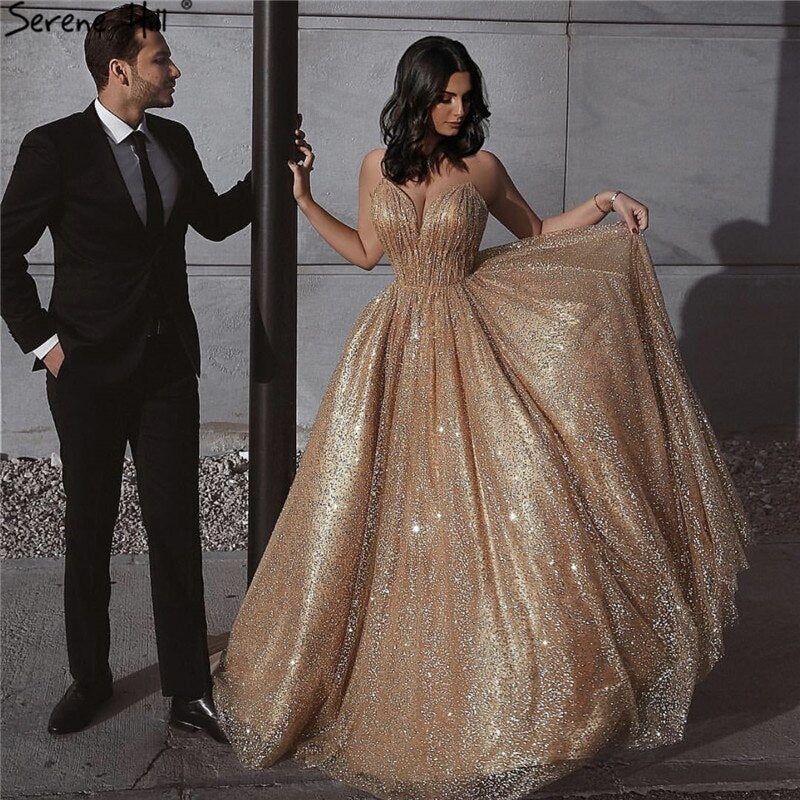 Vestidos de noche sexys con brillo y espalda descubierta en dorado de Dubái 2025, vestidos de noche playeros de lujo sin mangas LA60854 