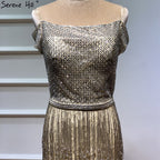 En oferta, sin devoluciones ni reembolsos. Vestidos de noche sexys de Dubái dorados con cuello barco y borlas. Vestidos de noche cortos de lujo sin mangas con lentejuelas y cuentas. Foto real LA60826