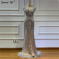 Vestido de noche sexy de sirena de lujo con mangas cortas y diamantes en gris de Dubái 2025 LA60934 