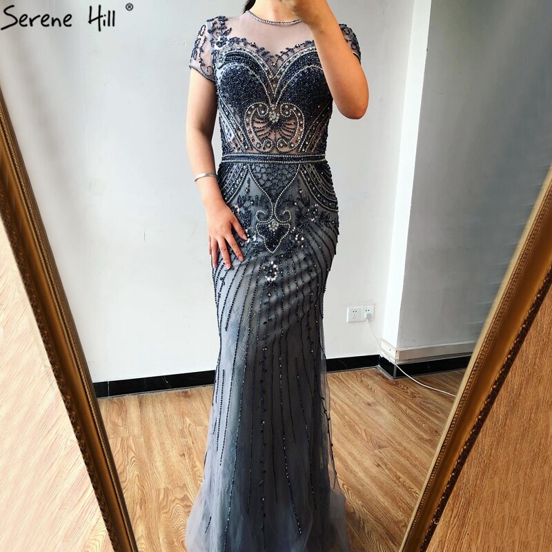Vestido de noche estilo sirena gris de Dubái con escote redondo, cuentas y diamantes, de lujo, manga corta, formal, 2025, LA70152 