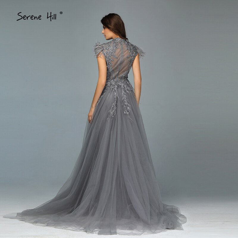 Vestido de noche de tul gris sin mangas de Dubái, diseño 2025, con plumas de cristal, vestido formal de lujo LA70020 