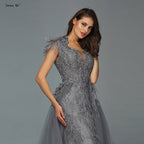 Vestido de noche de tul gris sin mangas de Dubái, diseño 2025, con plumas de cristal, vestido formal de lujo LA70020 