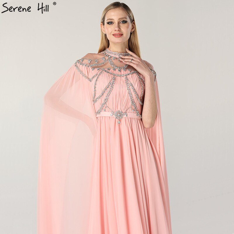 Zum Verkauf Keine Rückgabe Keine Rückerstattung Dubai Rosa Stehkragen Chiffon Abendkleider Design Diamant Ärmellose Strand Abendkleider 2025 LA60736 