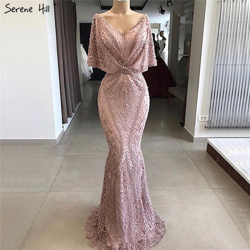 Vestidos de noche de encaje con perlas y escote en V en color rosa de Dubái 2025, corte sirena, sexys, elegantes y formales, LA70156