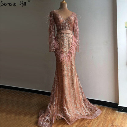 En oferta, sin devolución ni reembolso. Venta Dubai, vestido de noche sexy de sirena en oro rosa 2025, vestido formal de lujo con plumas y cuentas brillantes LA60902. 
