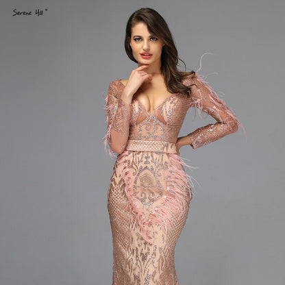 En oferta, sin devolución ni reembolso. Venta Dubai, vestido de noche sexy de sirena en oro rosa 2025, vestido formal de lujo con plumas y cuentas brillantes LA60902. 