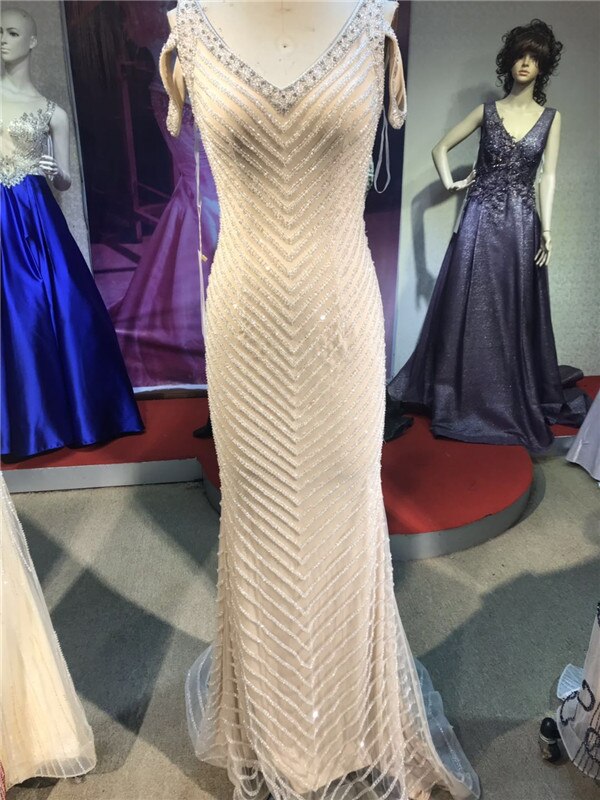 Vestidos de noche de lujo sin mangas color plata de Dubái, último diseño 2025, escote en V, sexys vestidos de noche estilo sirena LA60812 