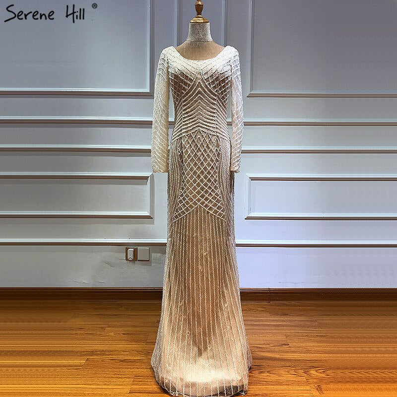 En oferta, sin devolución ni reembolso. Venta Dubai, vestidos de noche blancos nude de lujo de manga larga, último diseño 2025, vestido formal de sirena con pedrería LA60958. 