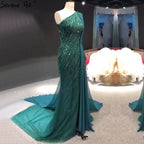 Vestido de noche de lujo verde de Dubái, de un solo hombro, con sirena, cuentas y brillo, vestido formal 2025 LA70515 