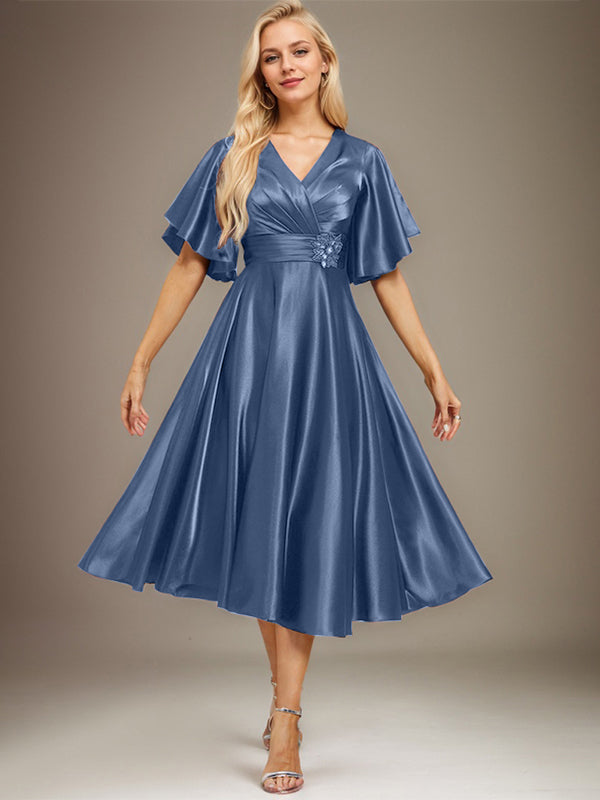 A-Linie V-Ausschnitt Wadenlanges Stretch Satin Kleid für die Brautmutter mit Perlenbesatz Plissee 