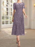 Vestido de madre de la novia de encaje con lentejuelas, corte A, escote ilusión y largo hasta la rodilla
