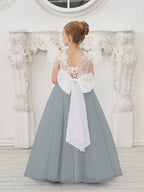 Abnehmbares Blumenmädchenkleid aus Spitze und Tüll mit Schleppe 
