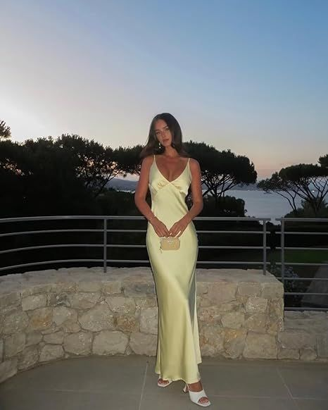 Vestido de noche largo de satén amarillo con escote en V sexy Y7882